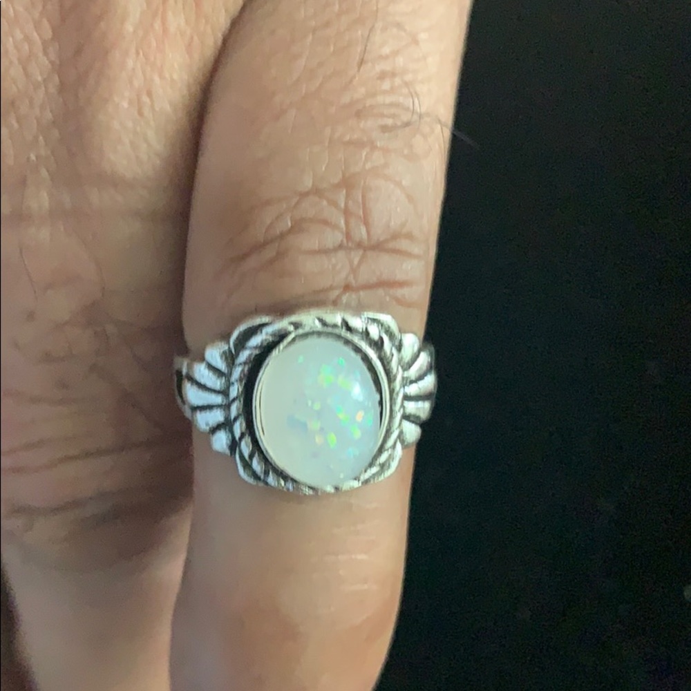 Ring - Picture 1 of 4